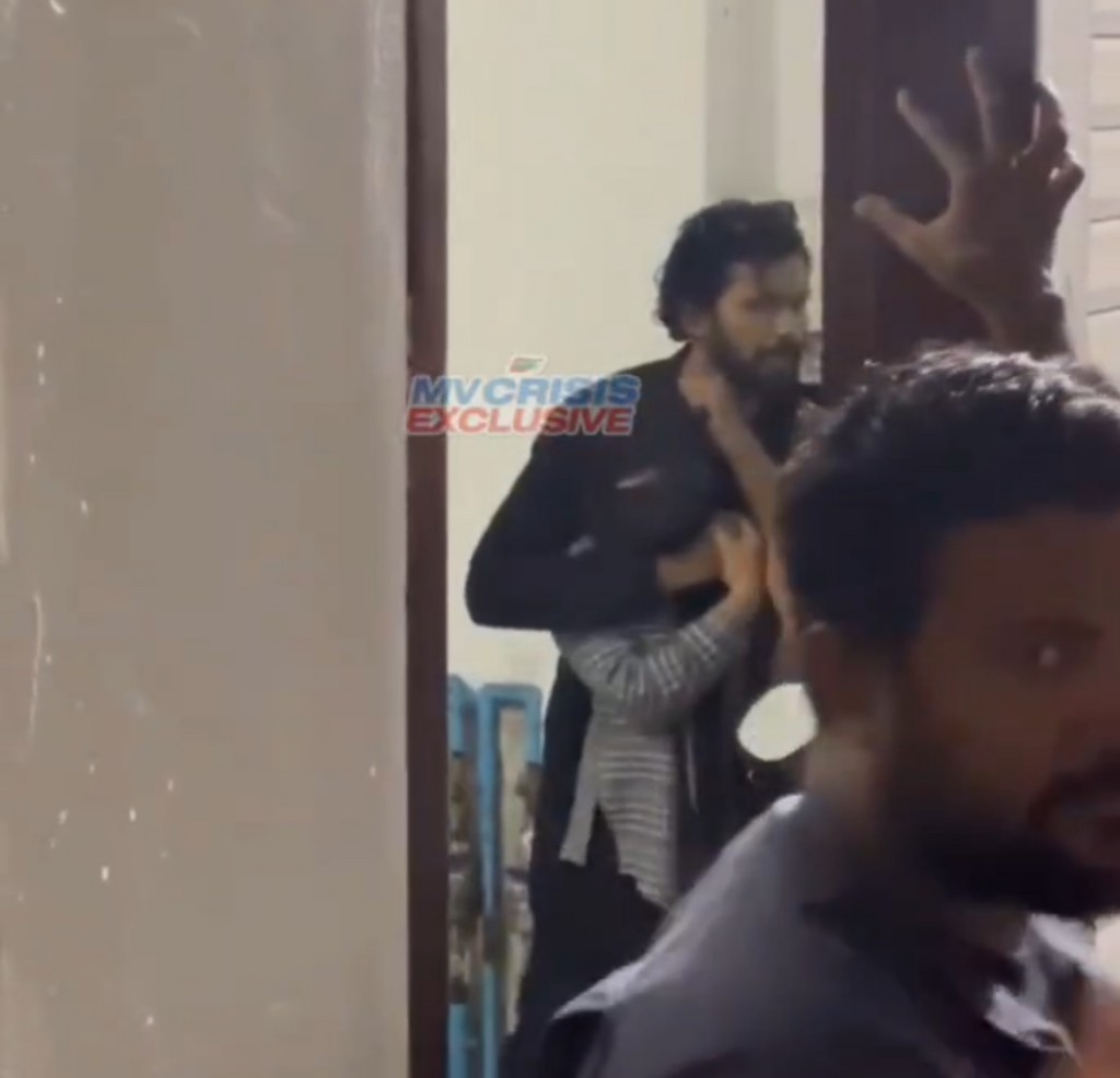 Anhenaku raheenu kurun: Firihen meehaa hayyaru gai huhtaa haalu dheravegen anehkaaves faruvaa dhenee