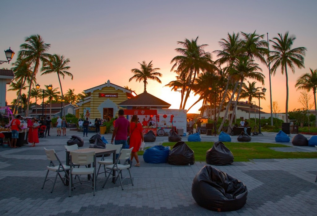 Crossroads gai haftha aku ehfaharu magumathee baazaareh baahvanee, stall dhookuraanee hiley!