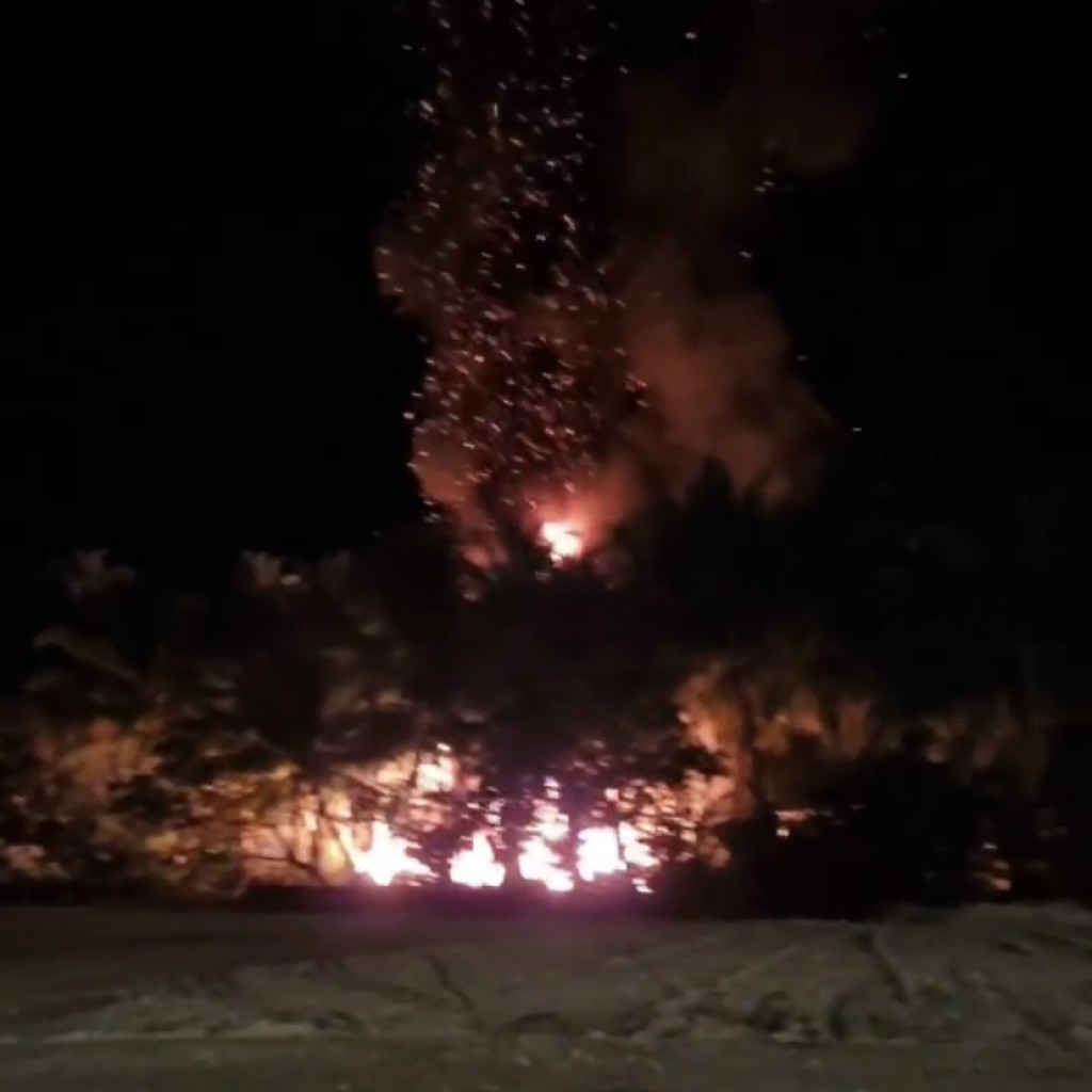 Fire breaks out in Addu City Hulhudhoo harbour area