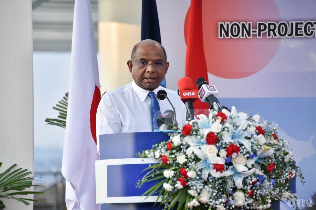 Minister Shahid departs on official visit to Romania
