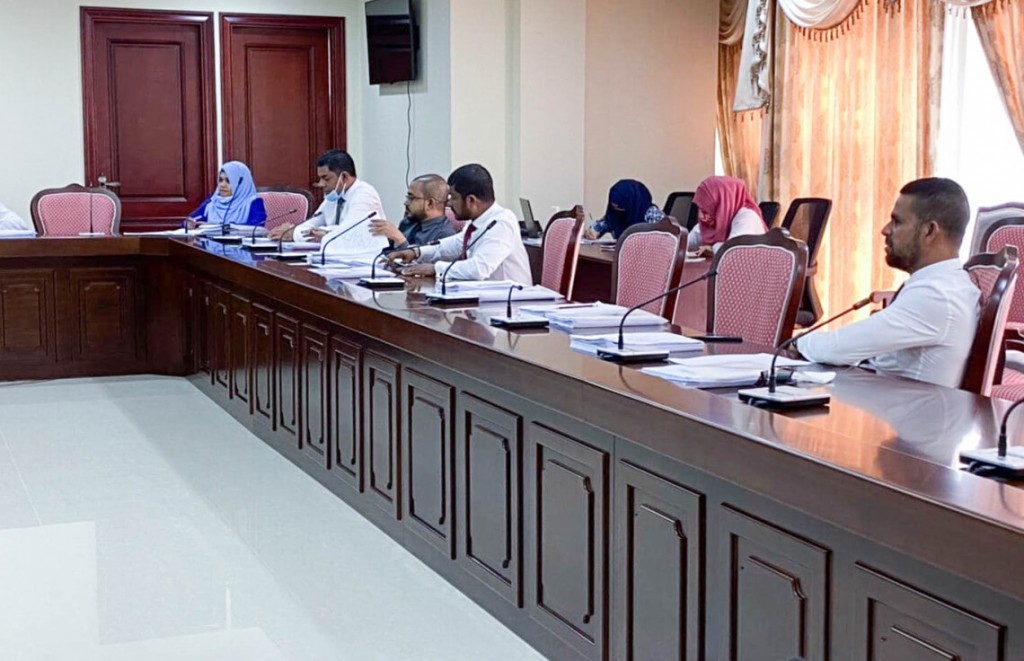 STELCO ge muvazzafun vaki kurumaai, usoolaa hilaafah flat dhin kamah bunaa massala PCB ah hushahalhanee