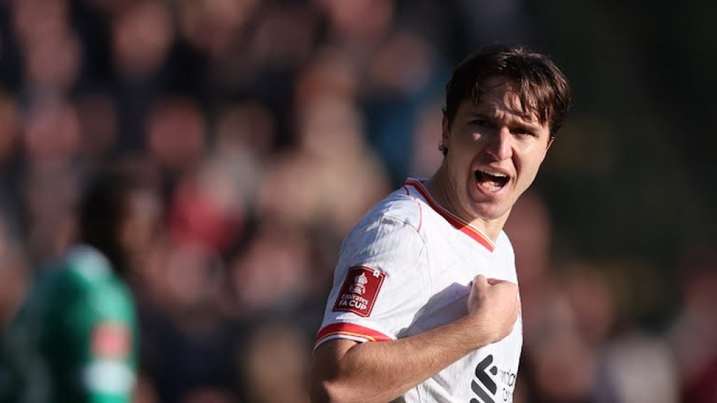 Liverpool ketee 2 vana divsion thaavaluge fulugai oiyy Plymouth aiyydhashuvegen