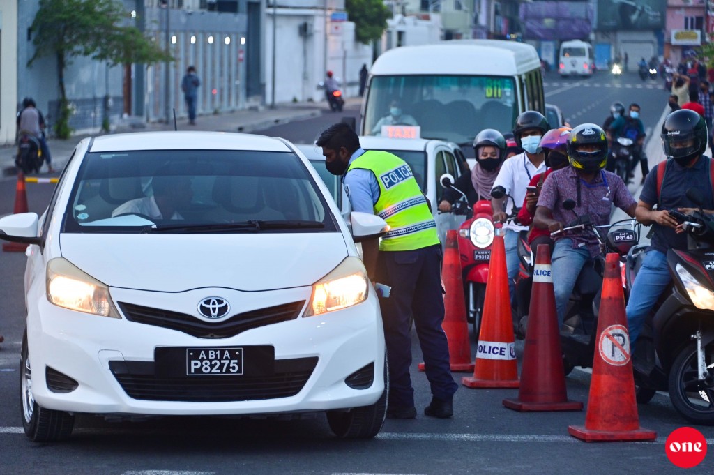 Cycle ah 3 aharu, Car ah 5 aharu vefaivaa nama ethere nukureveyne 