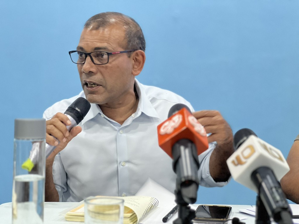Rangalhu veriyakaa dhimaeh nuvey, beynunvanee goas meehaa ahves rangalhu kameh noonee nukureveyne nizaameh: Nasheed