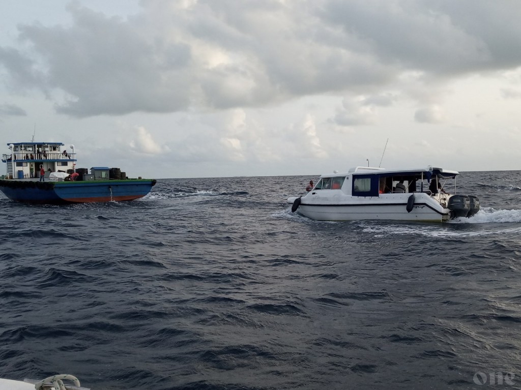 Coast Guard mobilized after launch with 20 people on board starts sinking