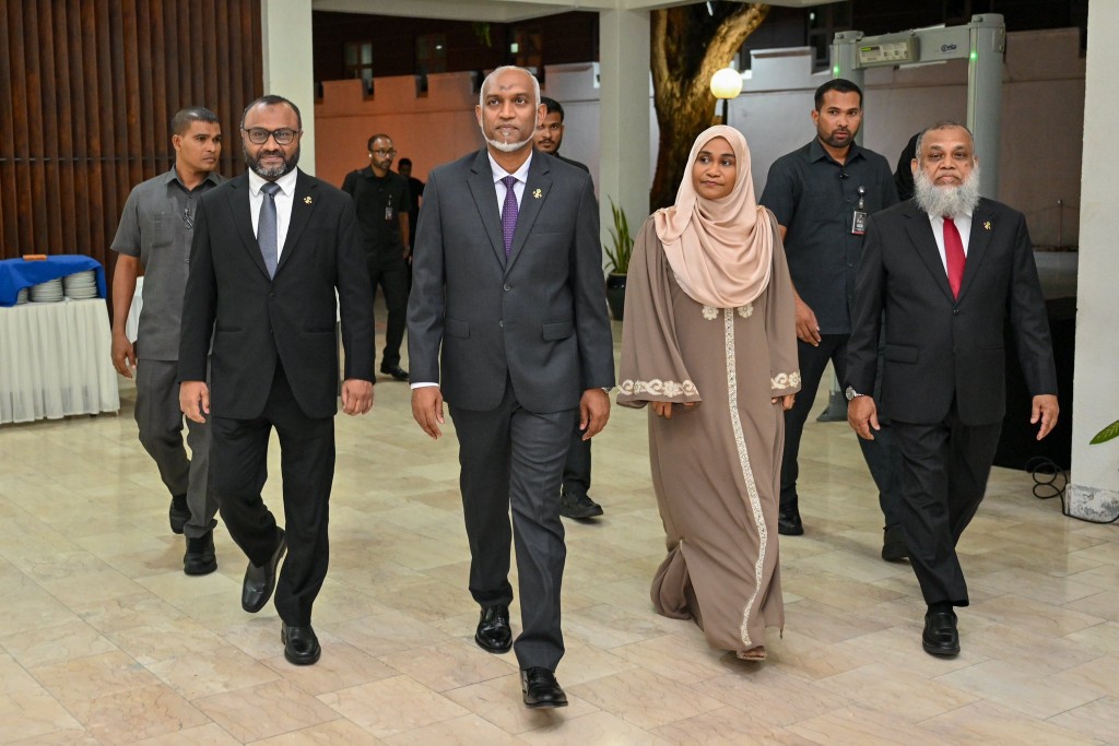 Quran aa behey haassa Waqf imaaraaiy hedhumah Male' inn bimeh hamajassaifi
