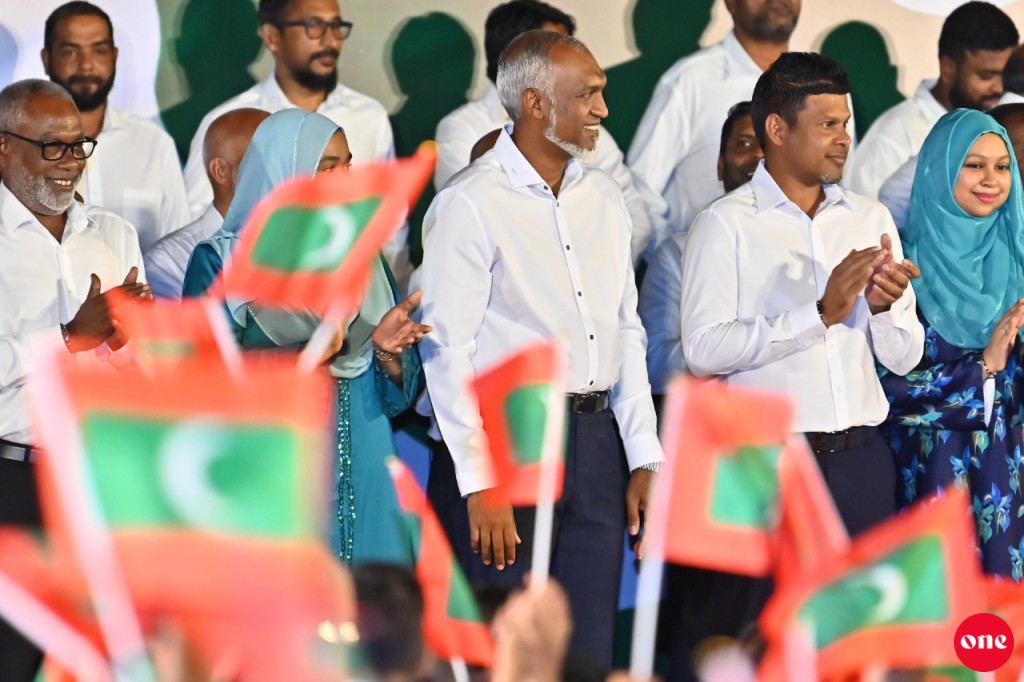 Ekuverikamaa eku gaumaigen kuriyah dhiumah hurihaa siyaasee leaders ah Raees govaalahvaifi