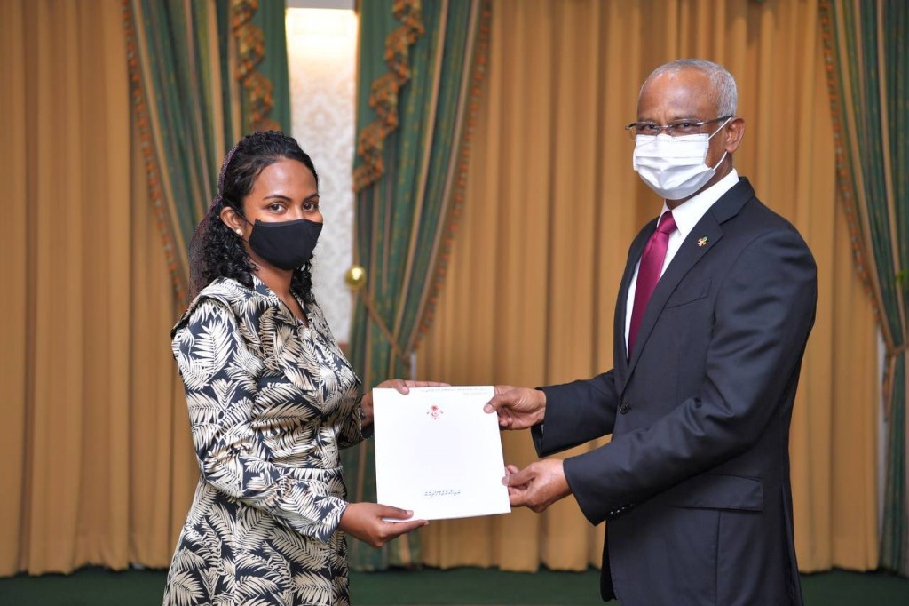 Environment Minister Shauna ah Committee inn ruhun dheefi