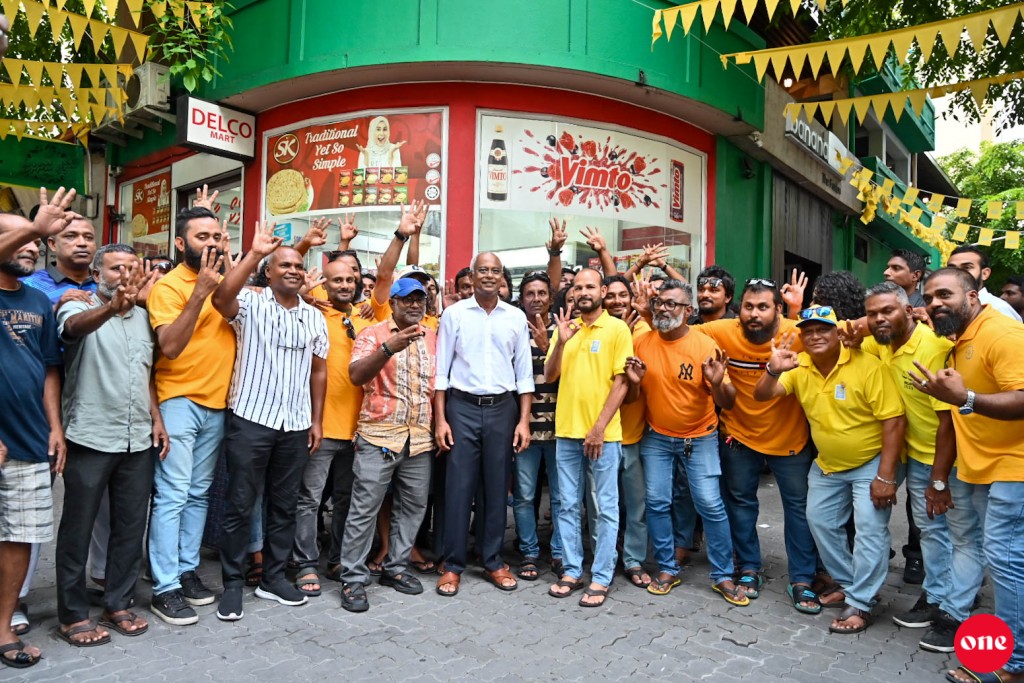 One photo: Raees Solih Male' gai dhorun dhorah hingun