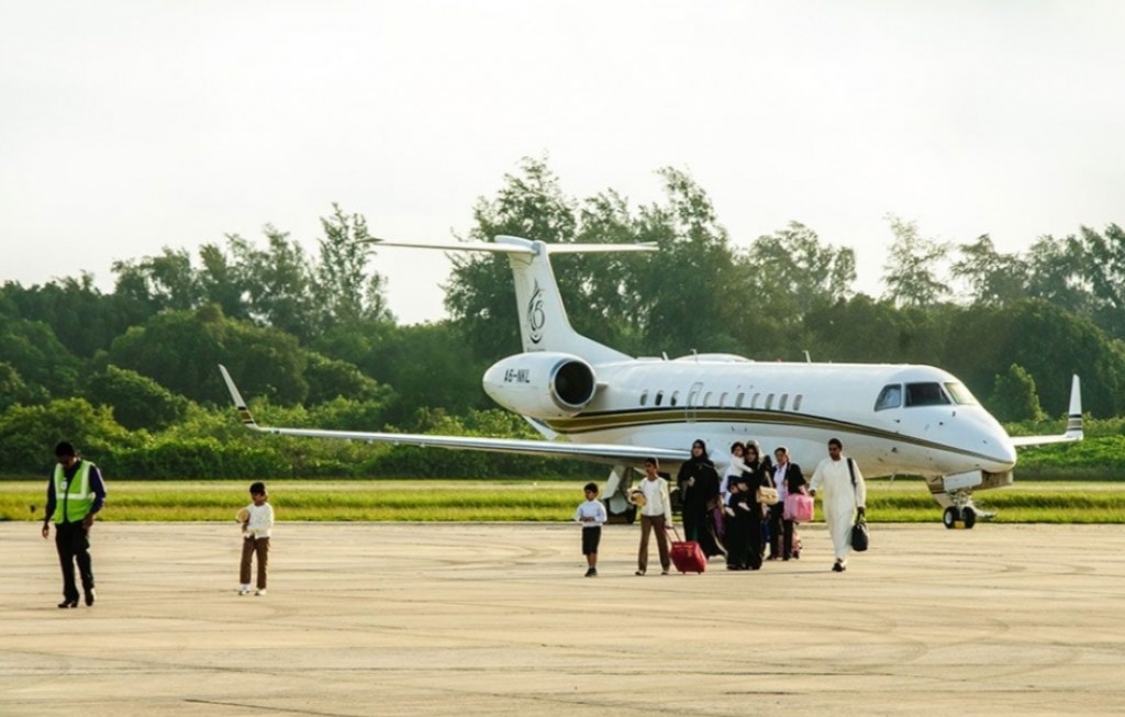 Dhivehi thaareekhu: Gamuge airport ah 80 ahareh nuve'eve.