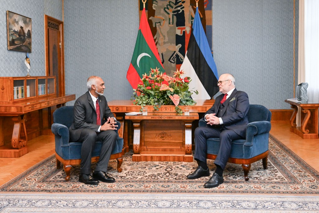 Raees Dr. Muiz Estonia ge Raees aa bahddhalukurahvvaifi