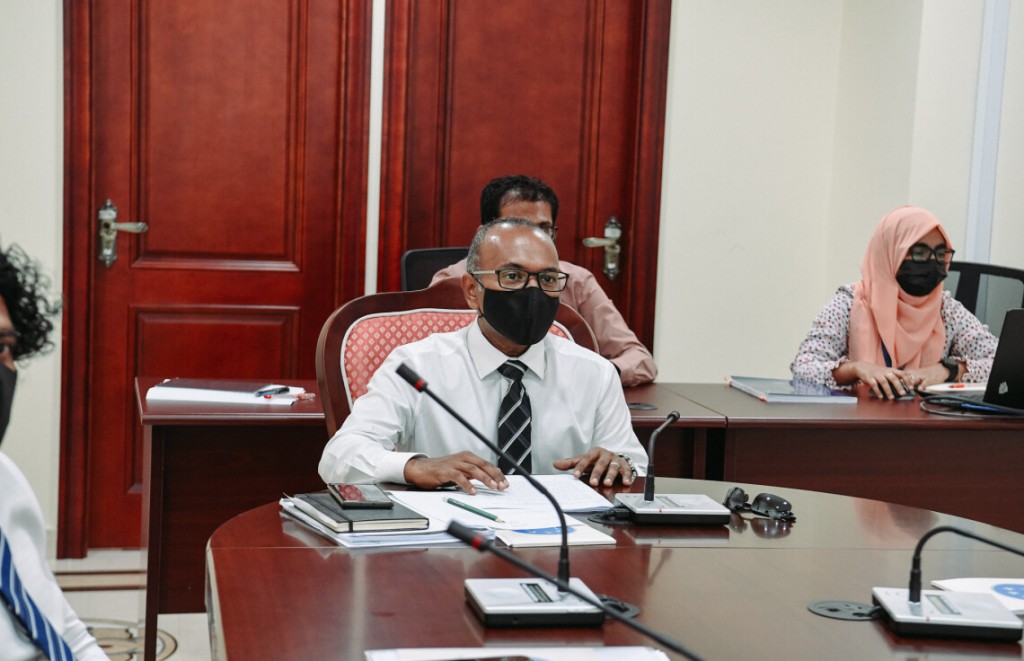 Curfew gadeegai memberunnah beyrugai ulhevey gothah hadhaidheyn Majlis Raees ah hushahalhan faaskoffi