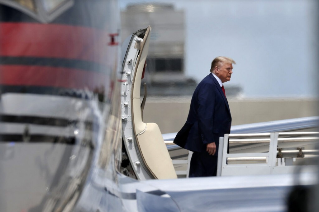 Trump arrives in Florida ahead of court appearance
