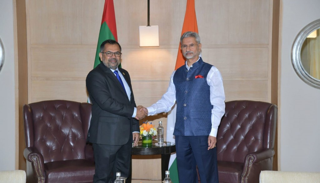 Dharanya lui dhinumaa gulhey gothun India aa mashvaraakohfi
