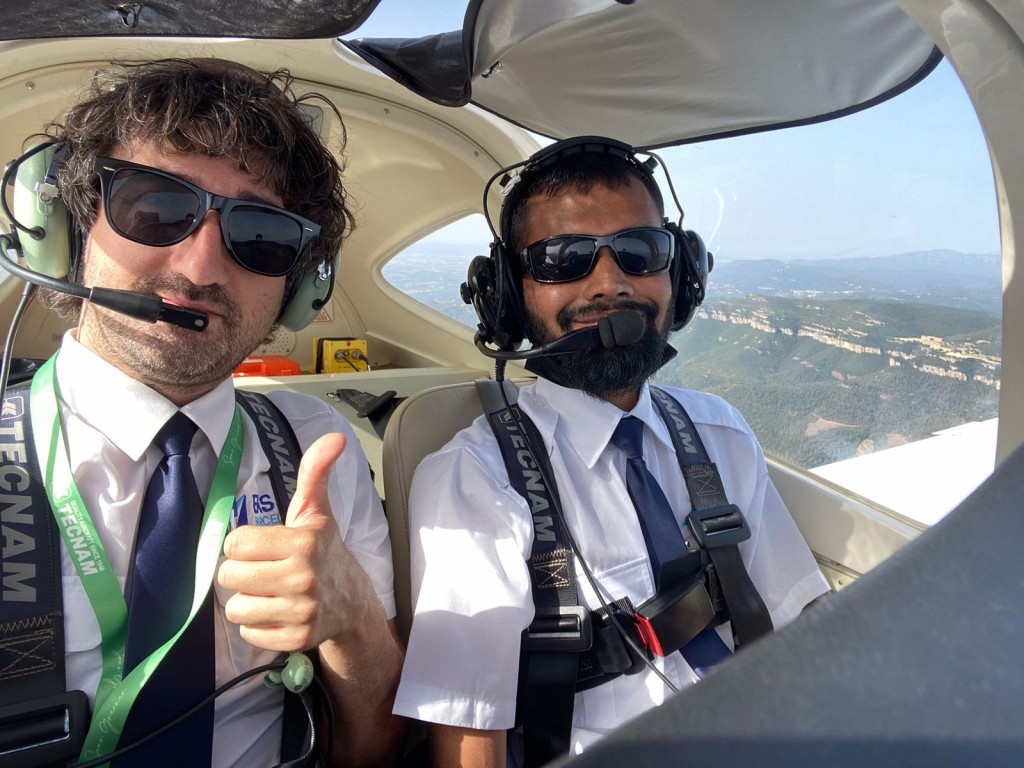 Addu Flying School ge baeh dharivarun EAS barcelona in kiyevun furihama kuranee