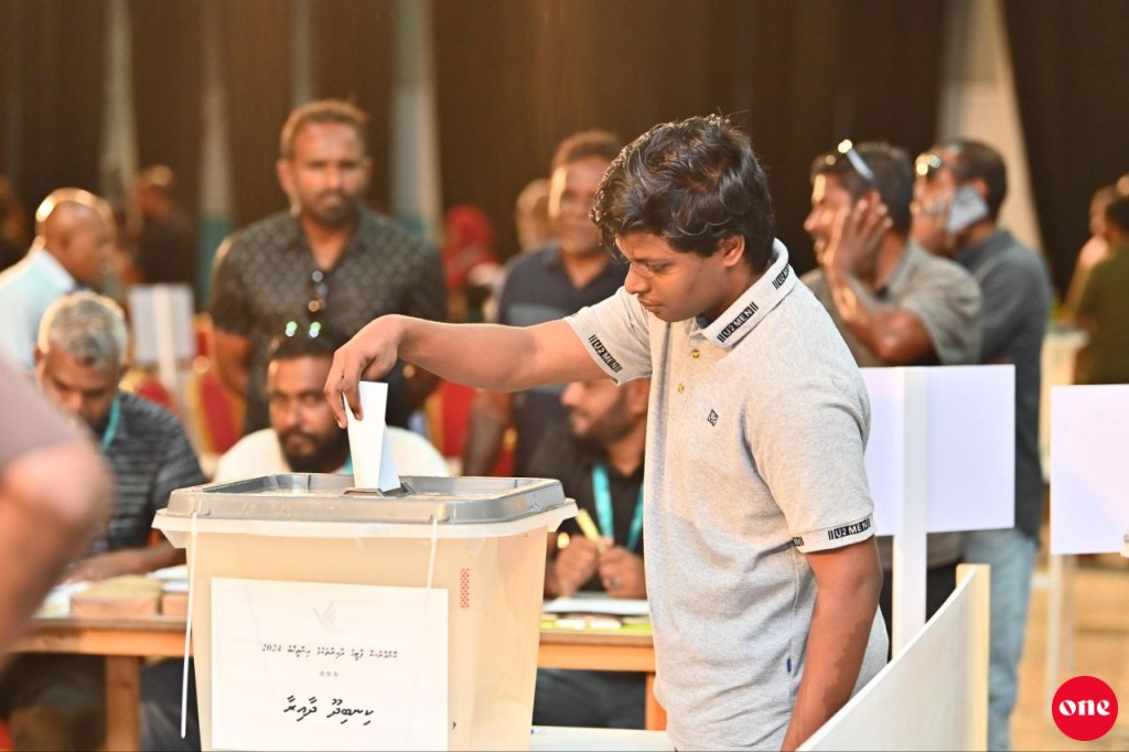 Hiyaalu hoadhumuge aanmu vote negumuge bill Raees thasdheegu kurahvaifi