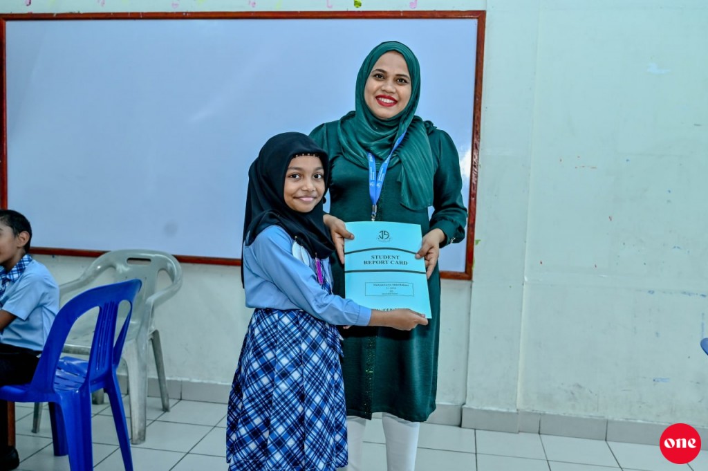 ONE Photo: Dhiraasee aharuge kiyevun ninmai dharivarun boduchuttee ah