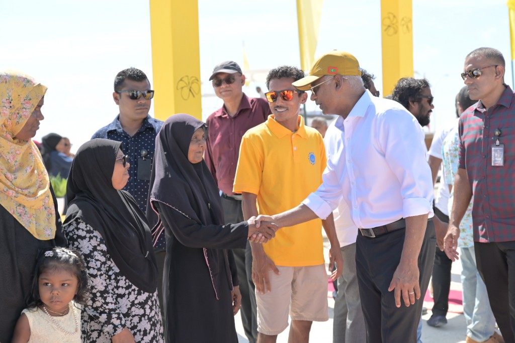 Kureege sarukaaru thakun siyaasathuge dhashun nama naalaafuttah tharahgee annaanee adhives 15 aharu fahun: Raees