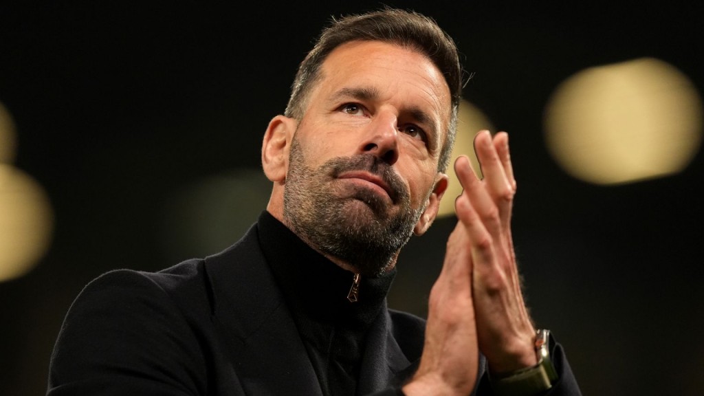 Amorim ge coaching team ah furusathu dhee, Nistelrooy United aa dhurah