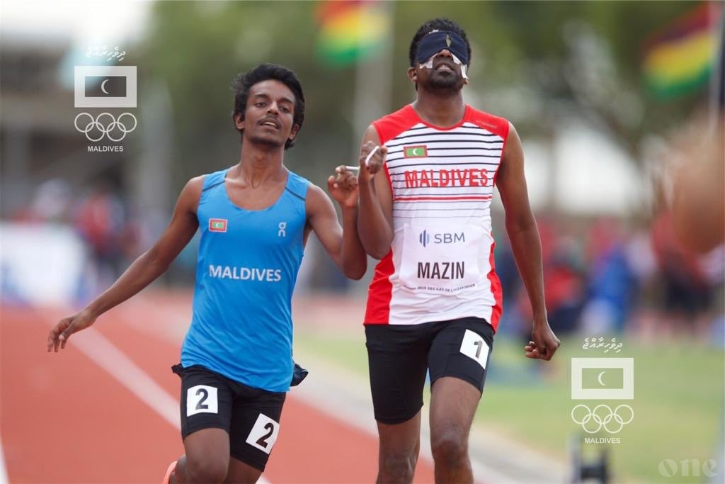 Loafan Athlete, Maazin ah Avas Ride ge driver aku olhuvaali massala fuluhah hushahalhanee