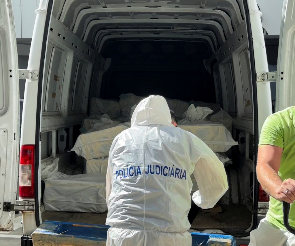 Portugal fuluhun hingi raid ehggai 1.3 Ton ge cocaine athulaigenfi