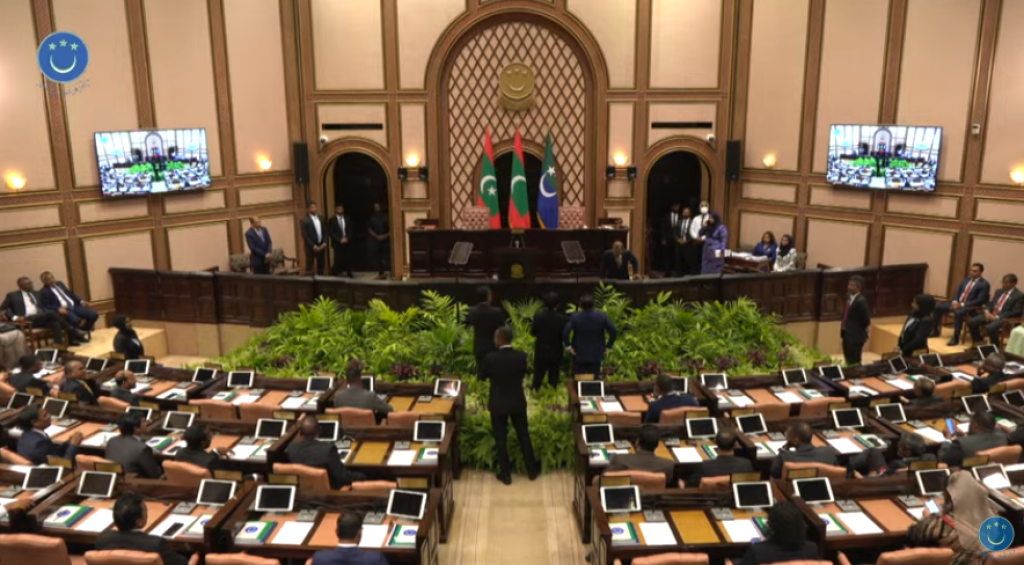 Riyaasee bayaanah huras elhi members nerumah Jalsa medhukandaalaifi