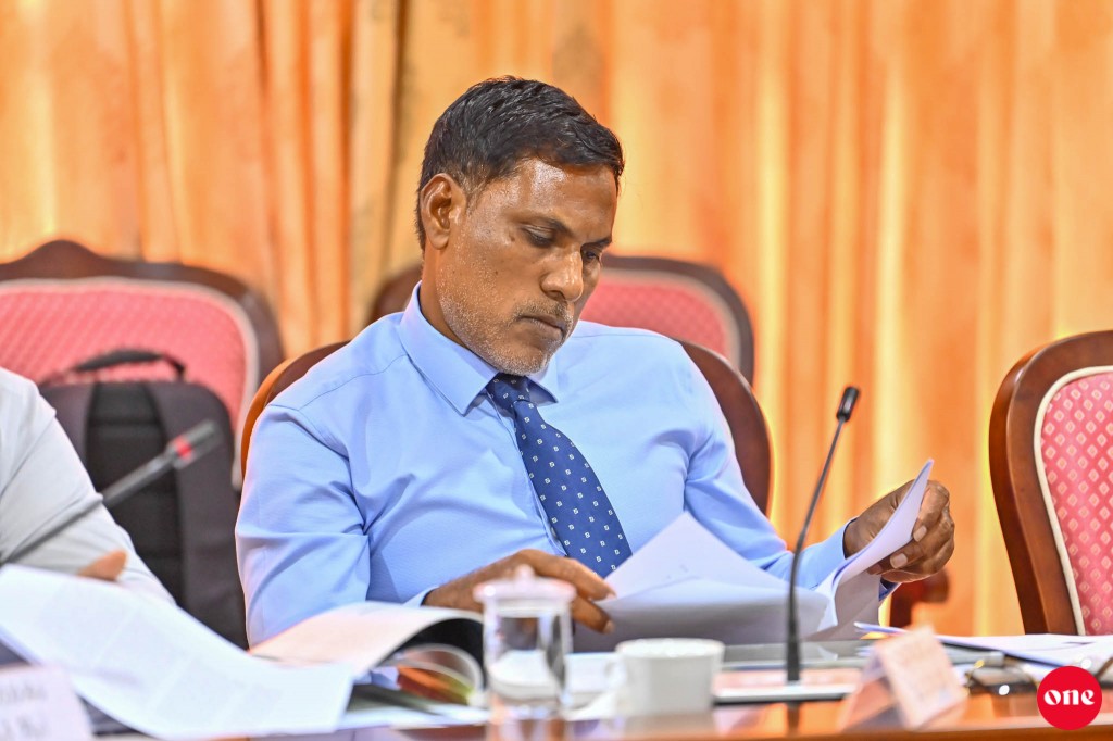 Gaanoonuthakaa hilaafah sarukaarun haradhu kuraa kamah bune, massala majilis ah 
