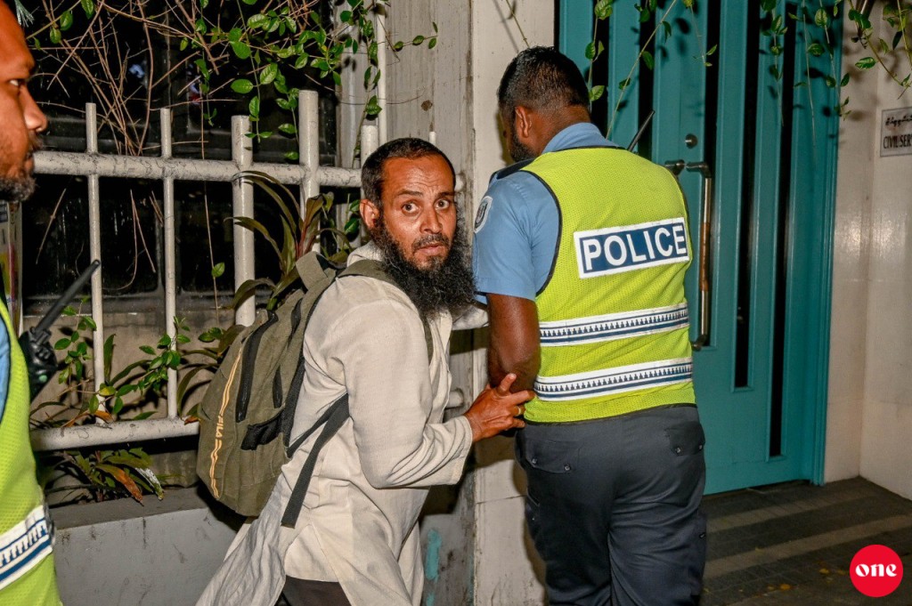 Ali Solih ah hamalaa dhin meeha 15 dhuvahah bandhu koffi