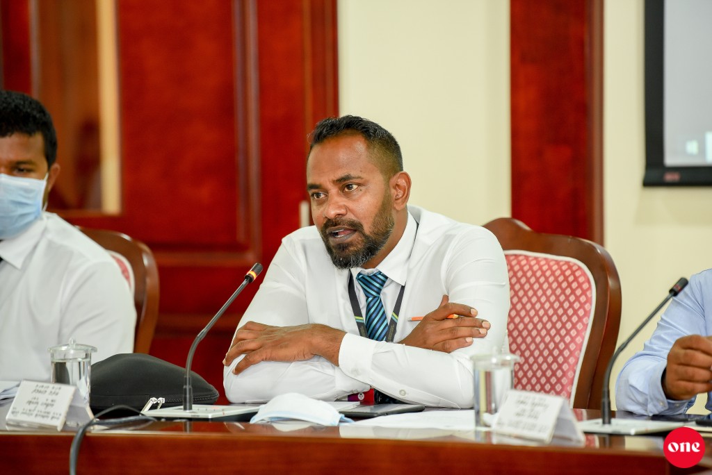 Hiyaa flat gai kuni negeyne vaseelatheh nei, flat vereen jeheynee enme thiriyah kuni baalan!