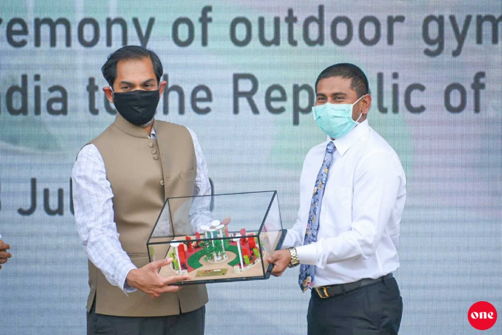 #OnePhoto: India in raajjeyge 61 rashakah hadhiyaakuraa outdoor gym saamaanu dhivehi sarukaaraa havaalukurun