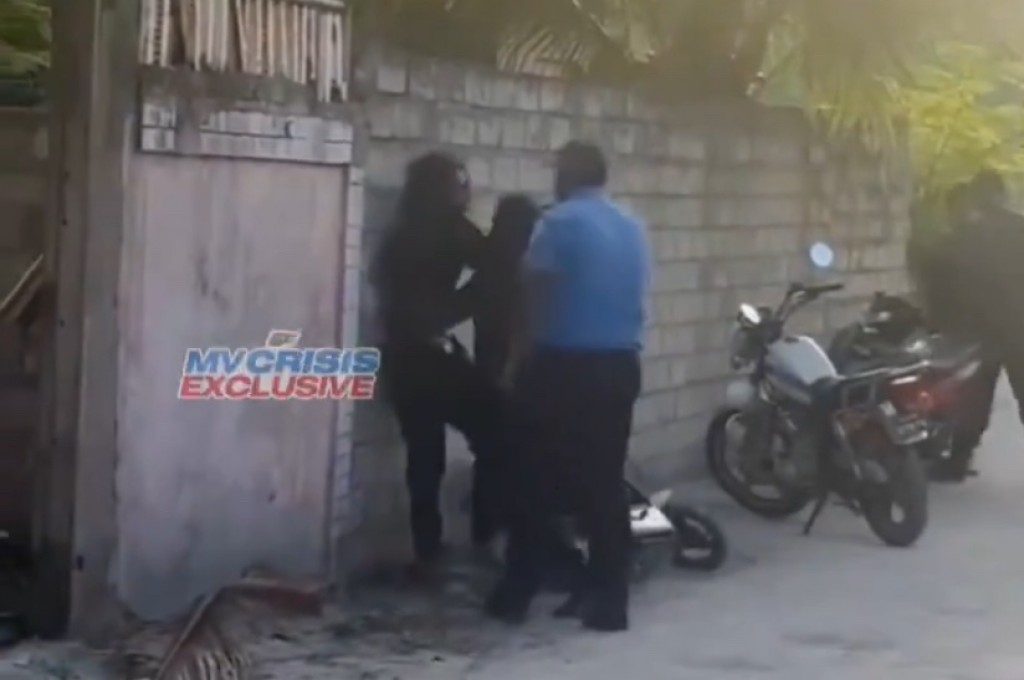 Fuluhunnah inzaaru dhin kuda kujjakah beleniveriyaage haazirugai naseyhaiydhee dhookohlaifi