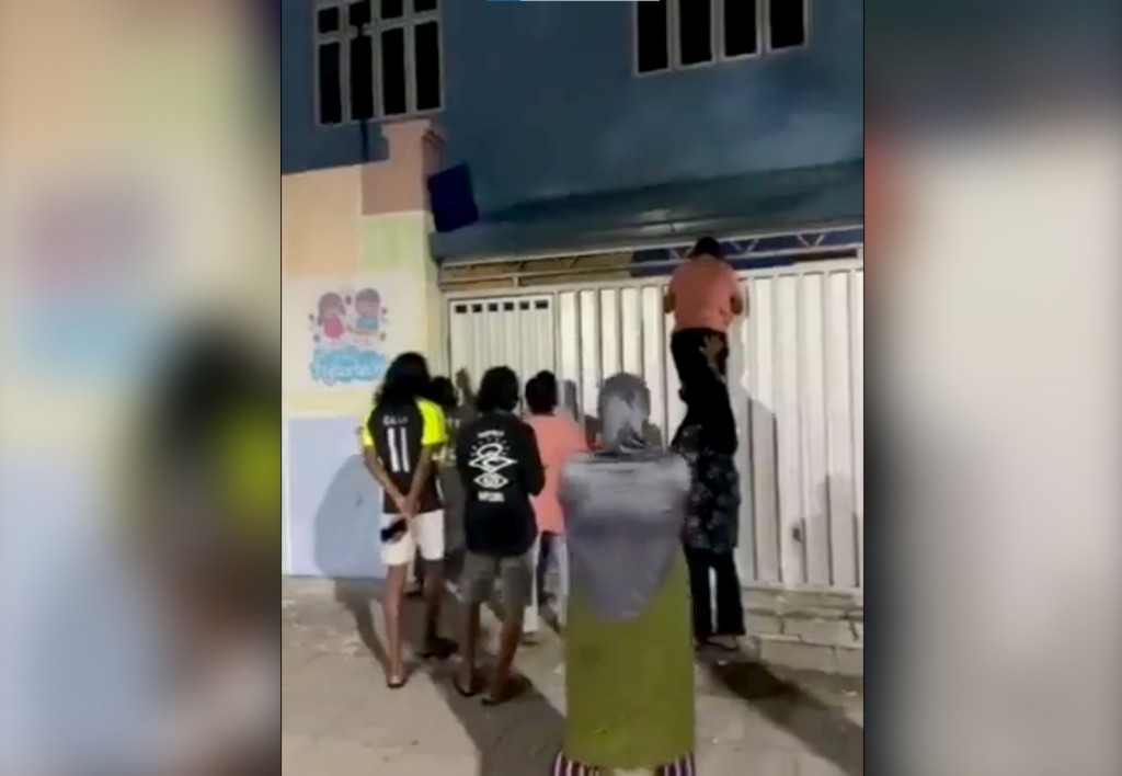 Fiyavatheegai thibi kudhinnah aniyaa kuri kamuge mauloomaatheh nulibey: Fuluhun