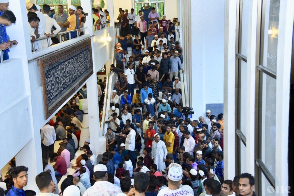 Eid Prayers held in Maldives, weather remains poor