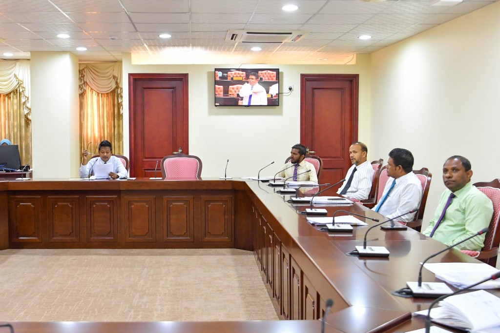 Fandiyaarunnah viheumuge chuttee dheyn hushahelhi Bill judiciary committee in faaskoffi