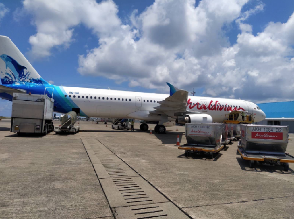 Maldivian prepares to air lift 8.9 tonnes of cargo to Maldivians in Sri Lanka