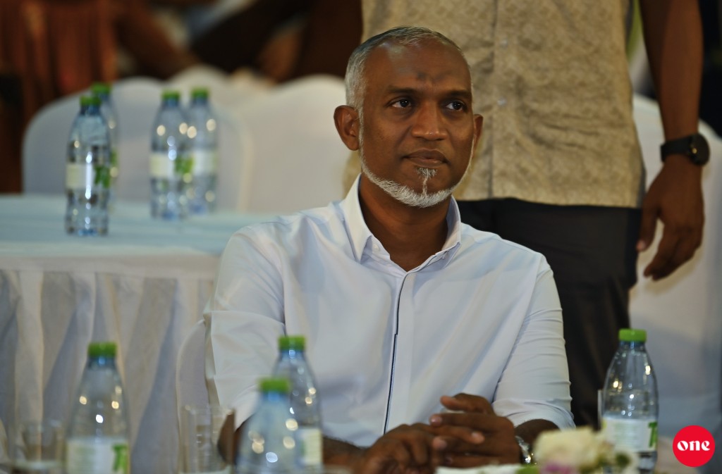 Nurasmee dhathurufulhehgai inthihaabee Raees mirey Singapore ah