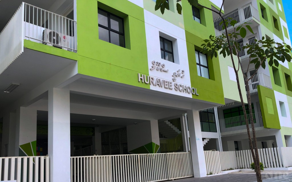 7 Folhuvaiy: Jaaga beykaarukohlli enme bodu school, dharivarun neyvaalaane husthankolheh nei!