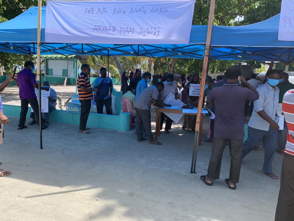 Fathuruverin eruvumaa dhekolhah Nilandhoo gai muzaaharaa koffi
