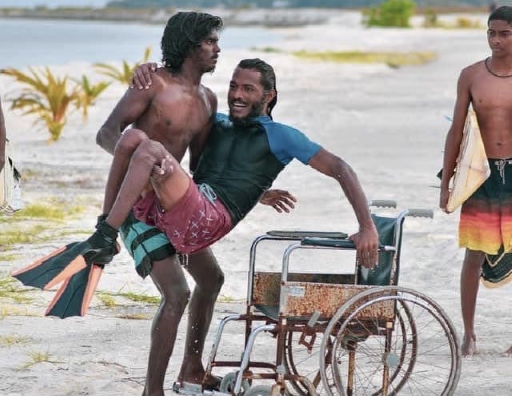Paralyze viyas raalhun ufaaverikann, ''loabi'' manzaruge fahathugai namoonaa ekuverin!