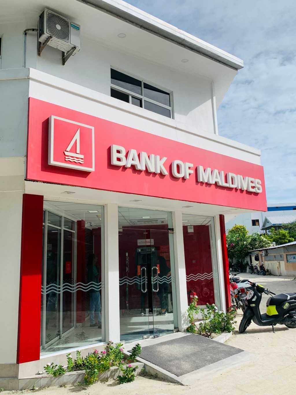 BML Maafushi branch in dhey hidhumaiythah fulhaa koffi