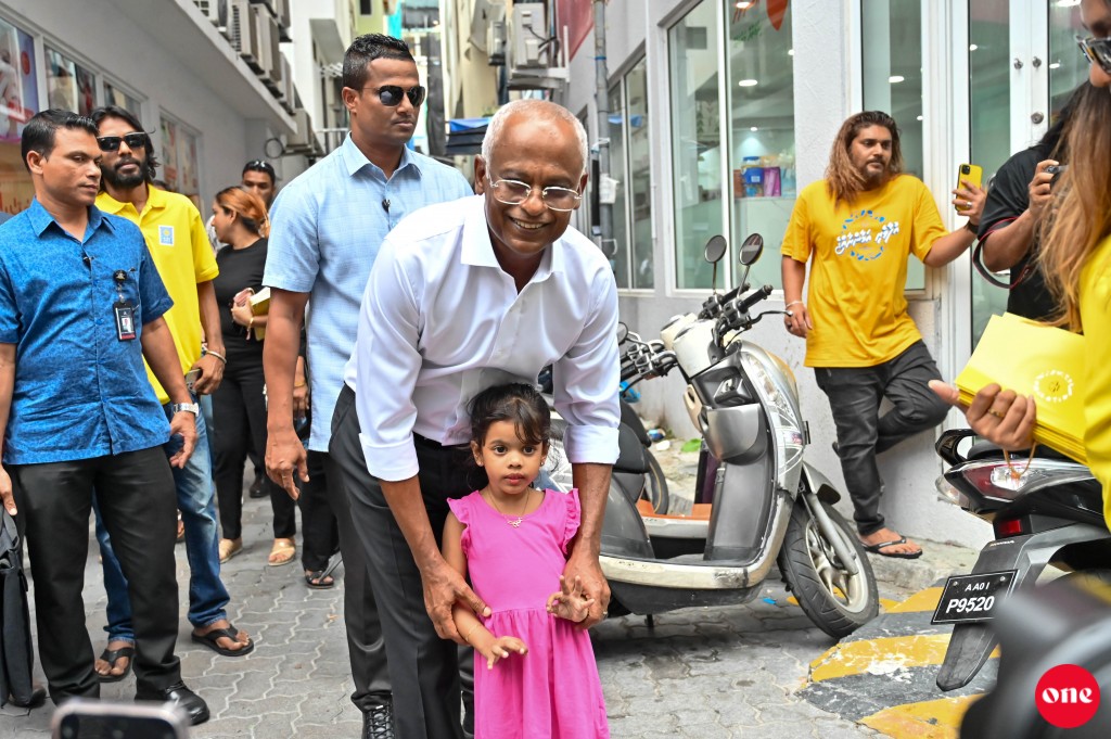 One photo: Raees Solih Male' gai dhorun dhorah