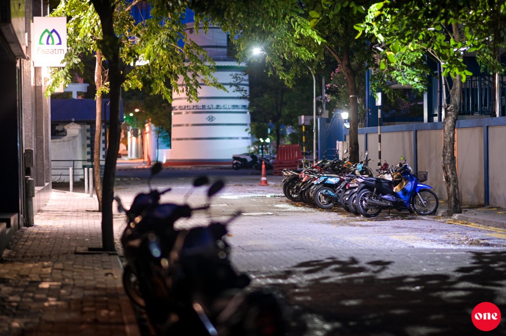Male’ aai Fuvahmulaku fiyavai hurihaa rashehgai Eid namaadhu koffi, Male’ ah mifaharuves Fitr Eid ge falhukann