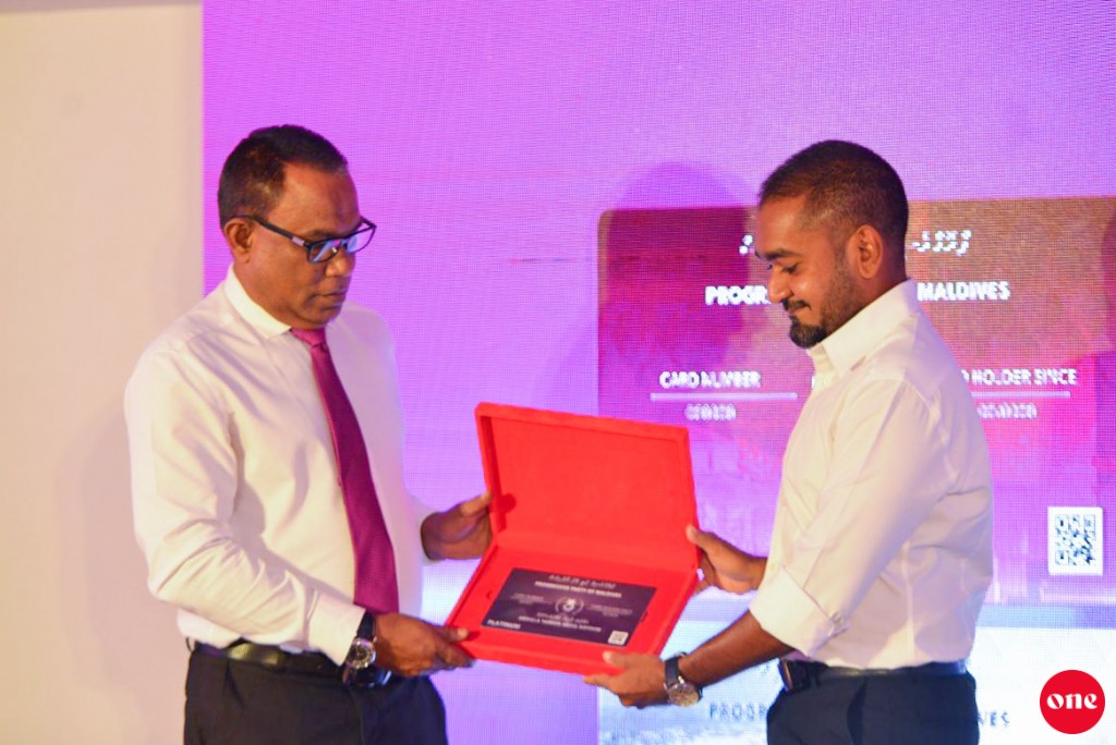 Progressive coalition in loyalty card eh tha'aarafu kohffi, Furathama card Raees Yameen ah