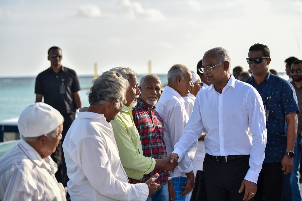 Dhethin mas therey masveringe shakuvaathaka hallu hoadhai dheynan: Raees