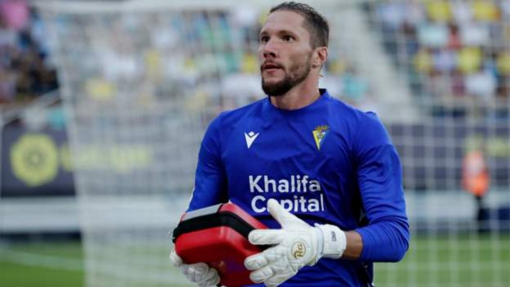 Barca molhuvi match gai Cadiz ge goalkeeper ''Hero'' akah