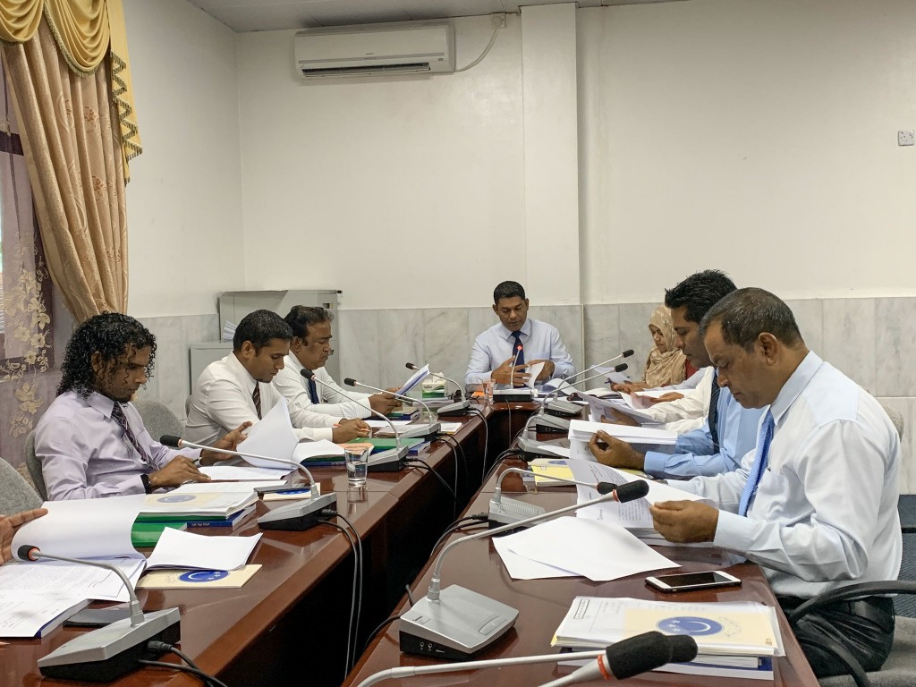 Magistrate innah mahaku 500 rufiyaa ge allowance eh dhinumah Committeen faaskoffi