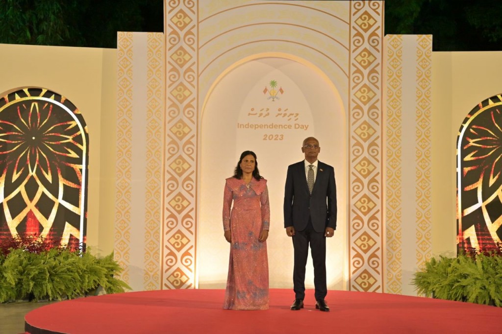 Raees ge dhe kan'balun minivan dhuvahuge rasmee bahdhalu kurehvun baavvavaifi