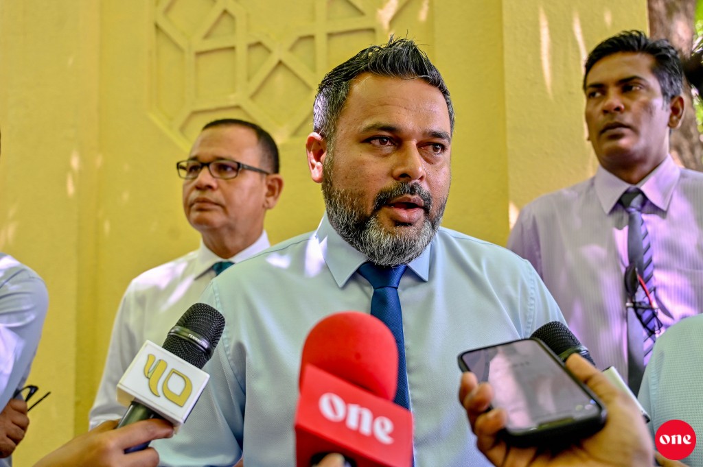 Steeting Committeege mahssala: Alhan jehey fiyavalhu alhaanan, Kamuge hageegaiy Yameen arihun saafu kuraanan: Shiyam