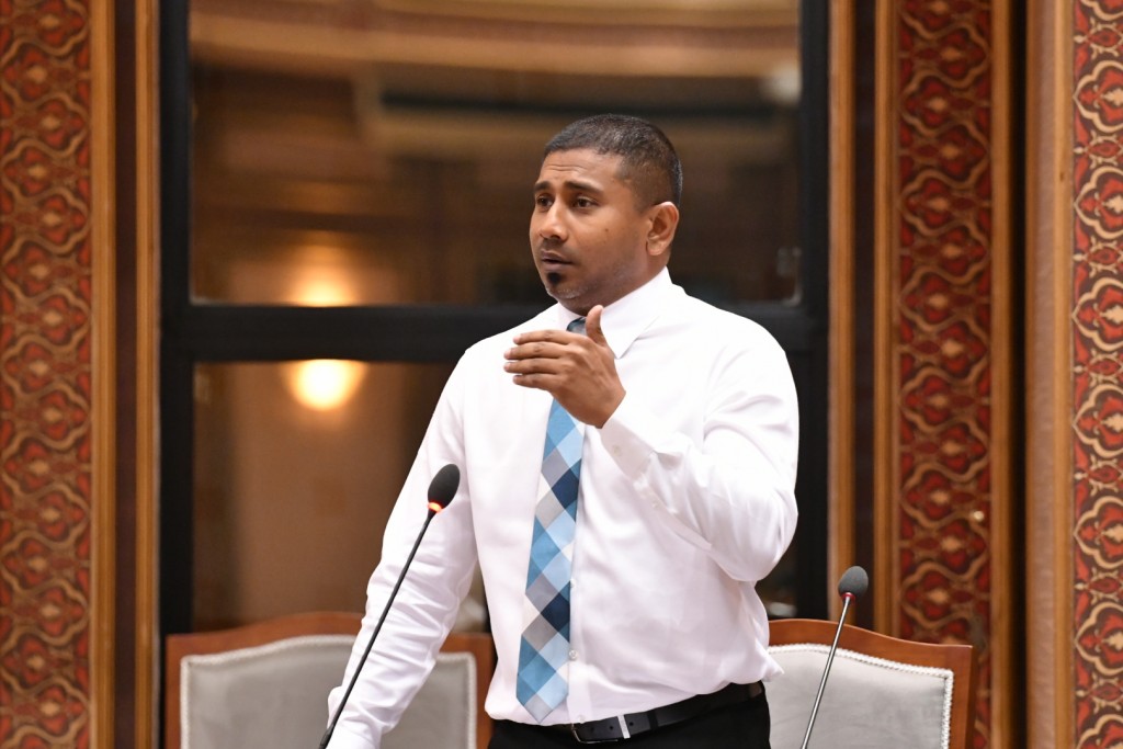 Kulhivaru vaseelaiythah gaaimu kuran billion akahvure gina rufiyaa haradhu vejje: Minister Mahloof
