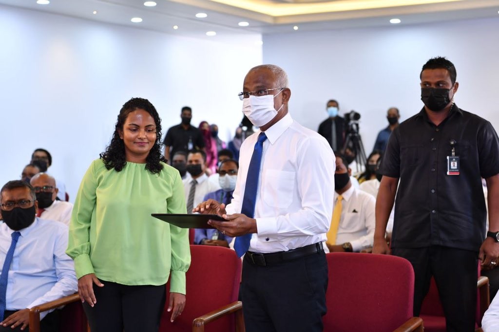Beynun thaakun beynun iraku sarukaaru office thakah shakuvaa hushahelhey gove.mv message hidhumaiy tha'aarafu kohffi